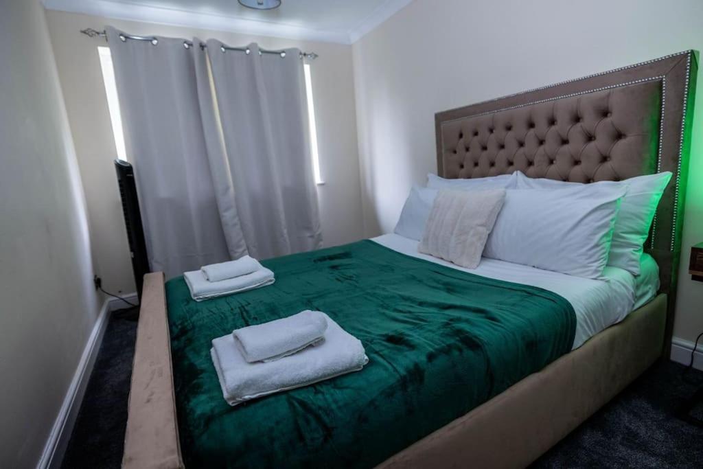3 Bedrooms House-Sofabed-Parking-Bbqstove-Garden Лондон Екстер'єр фото
