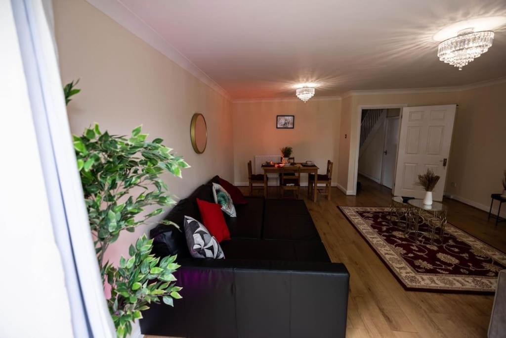 3 Bedrooms House-Sofabed-Parking-Bbqstove-Garden Лондон Екстер'єр фото